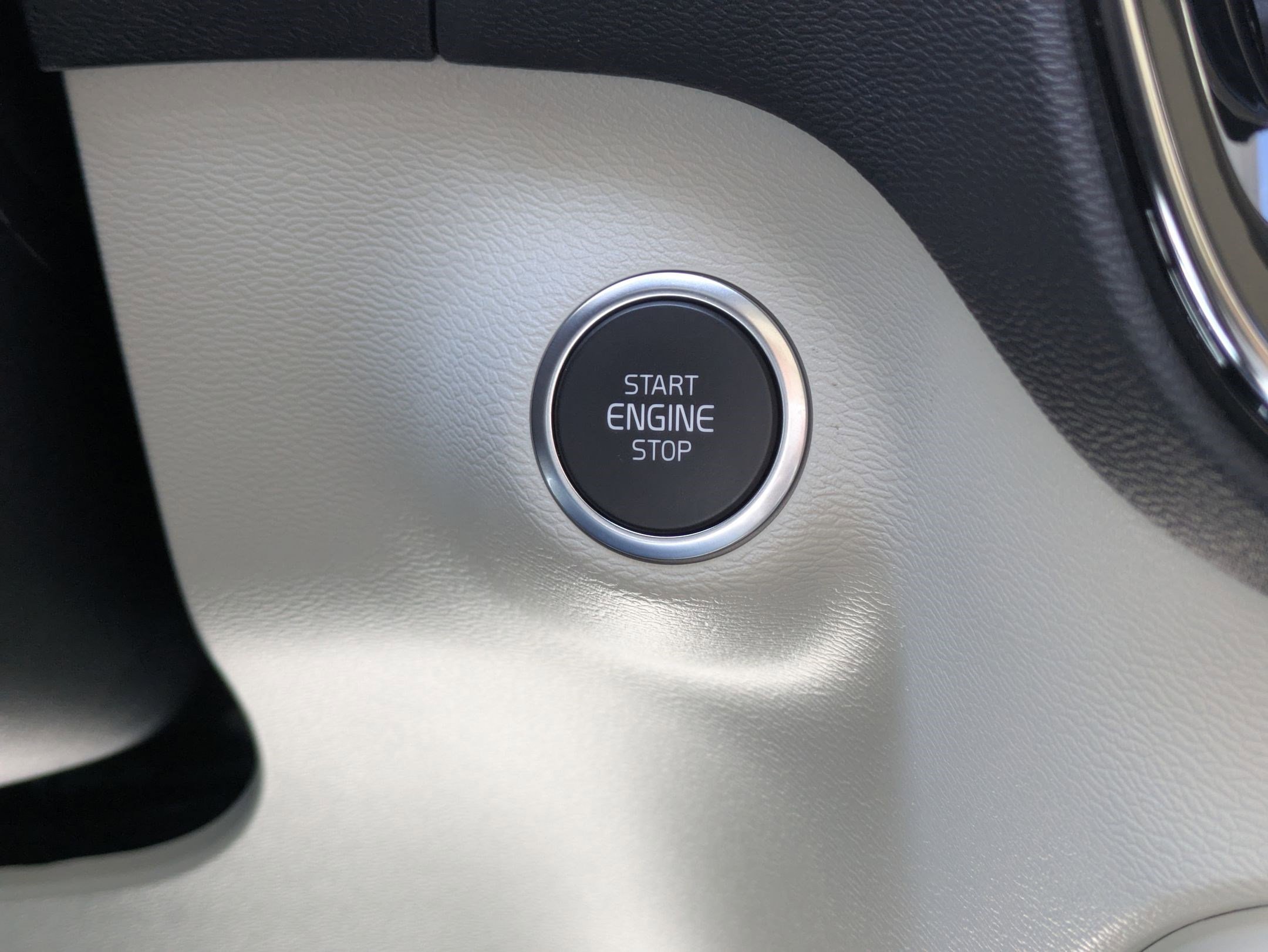 New 2026 Volvo XC40 B5 Plus w/ Climate Package image 18
