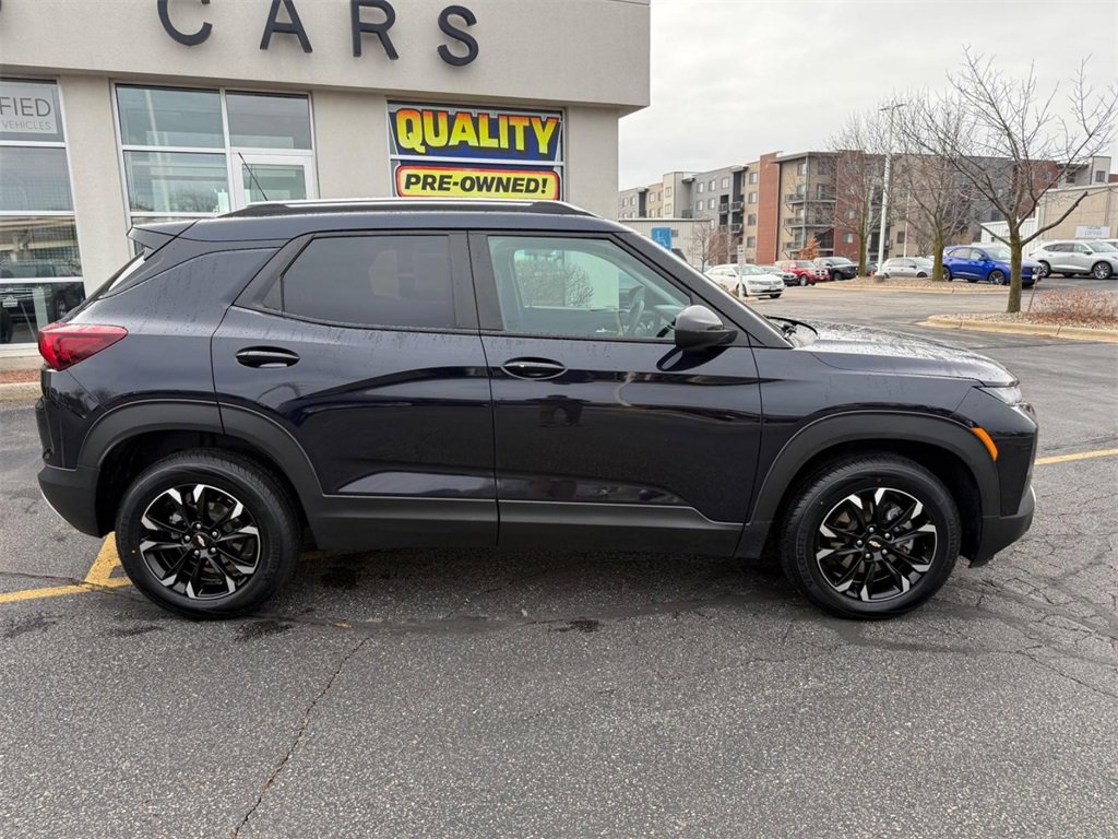 Used 2021 Chevrolet TrailBlazer LT w/ Convenience Package image 2
