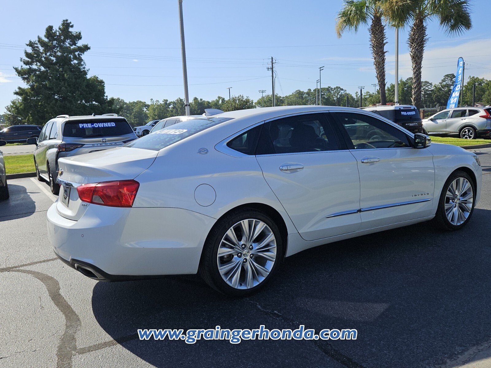 Used 2016 Chevrolet Impala LTZ w/ Enhanced Convenience Package FWD image 5