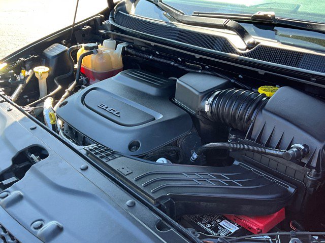 Used 2019 Chrysler Pacifica Limited w/ Advanced Safetytec Group FWD image 10