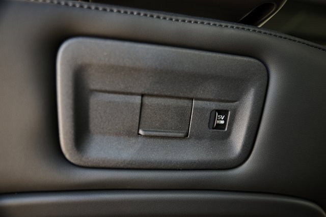 New 2025 Land Rover Discovery Metropolitan Edition image 31