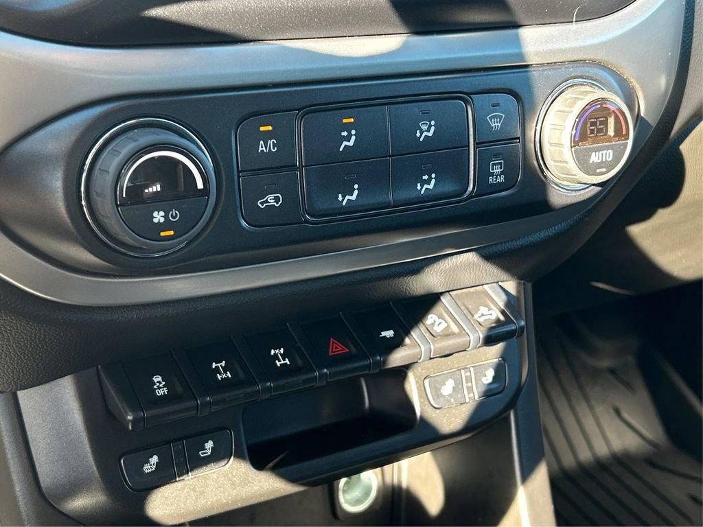 Used 2022 Chevrolet Colorado ZR2 w/ ZR2 Midnight Special Edition image 32