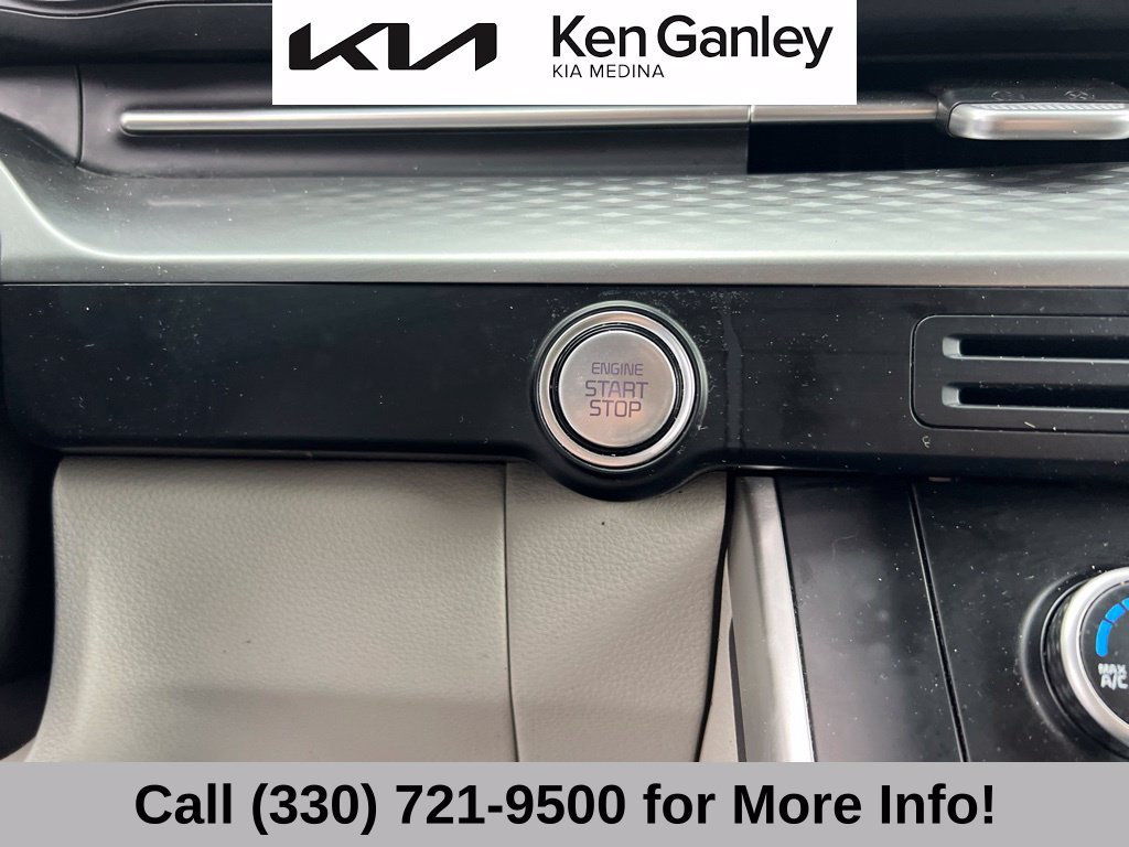 Certified 2024 Kia Carnival LX FWD image 35