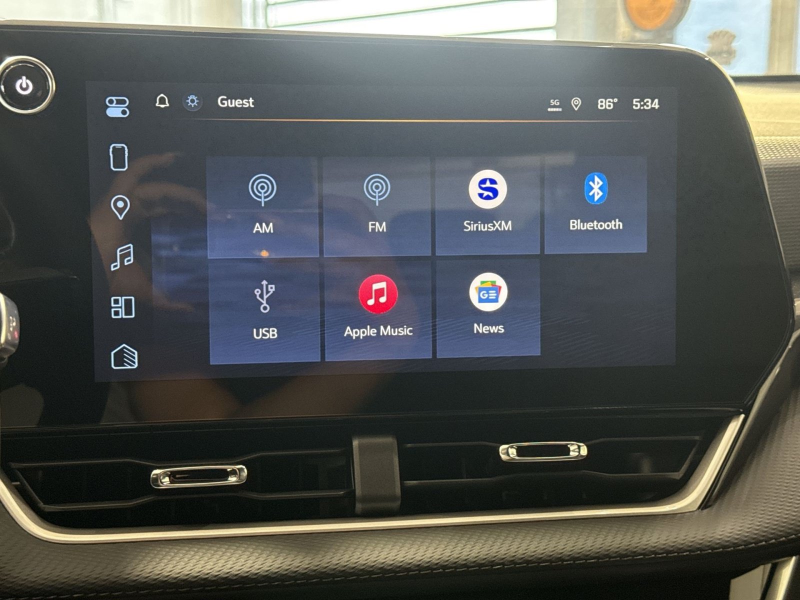 New 2027 Chevrolet Equinox LT w/ Convenience Package II FWD image 19