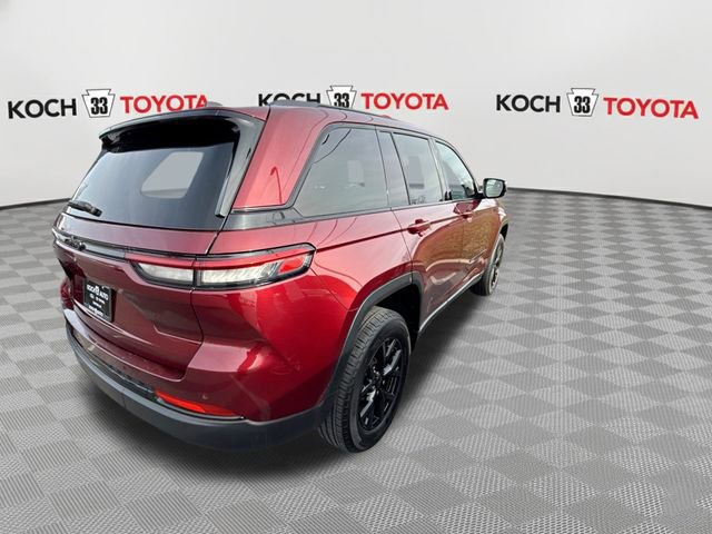 Used 2024 Jeep Grand Cherokee Altitude image 8