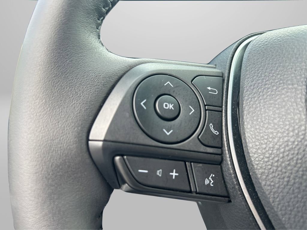 Used 2023 Toyota RAV4 XLE Premium image 33