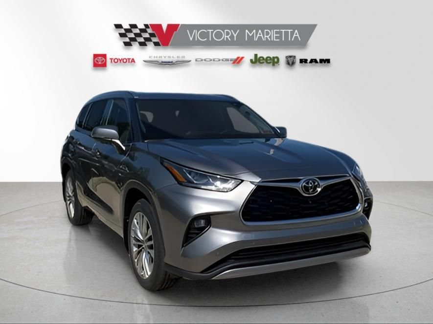 New 2025 Toyota Highlander Platinum AWD/4WD image 6