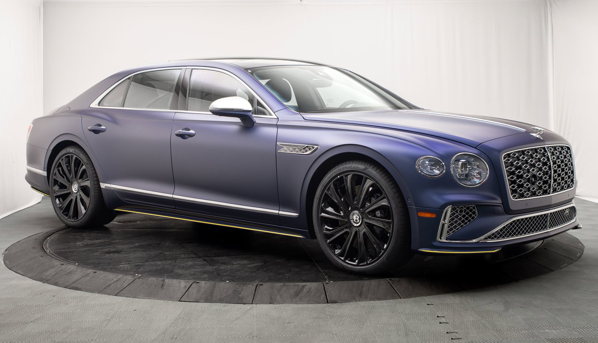 New 2026 Bentley Flying Spur Plug-In Hybrid AWD/4WD image 9
