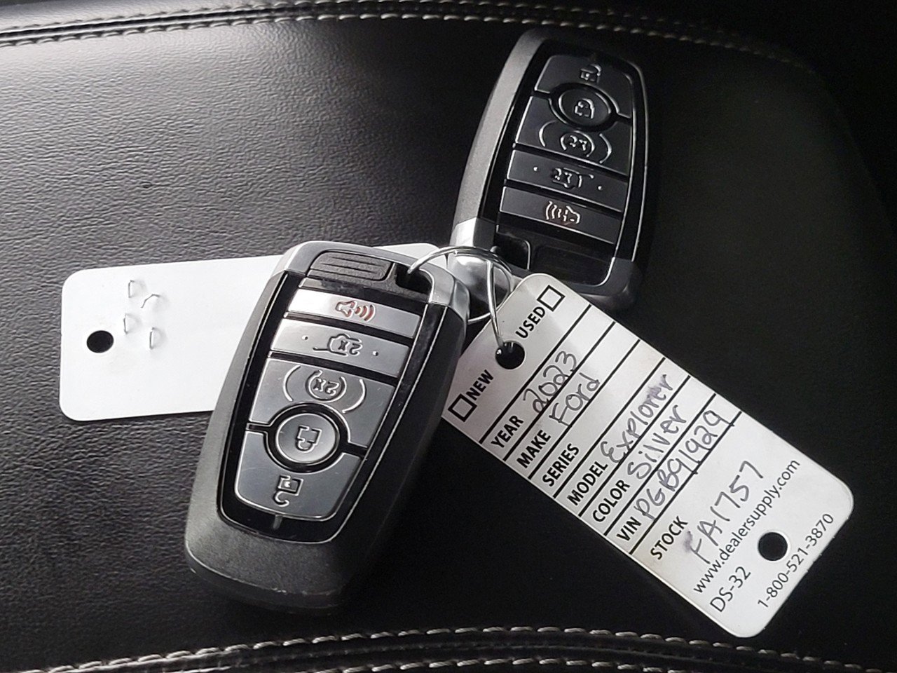 Used 2023 Ford Explorer XLT w/ Equipment Group 202A image 28