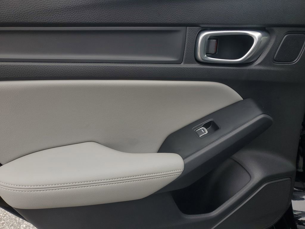 Certified 2025 Acura Integra Base image 12