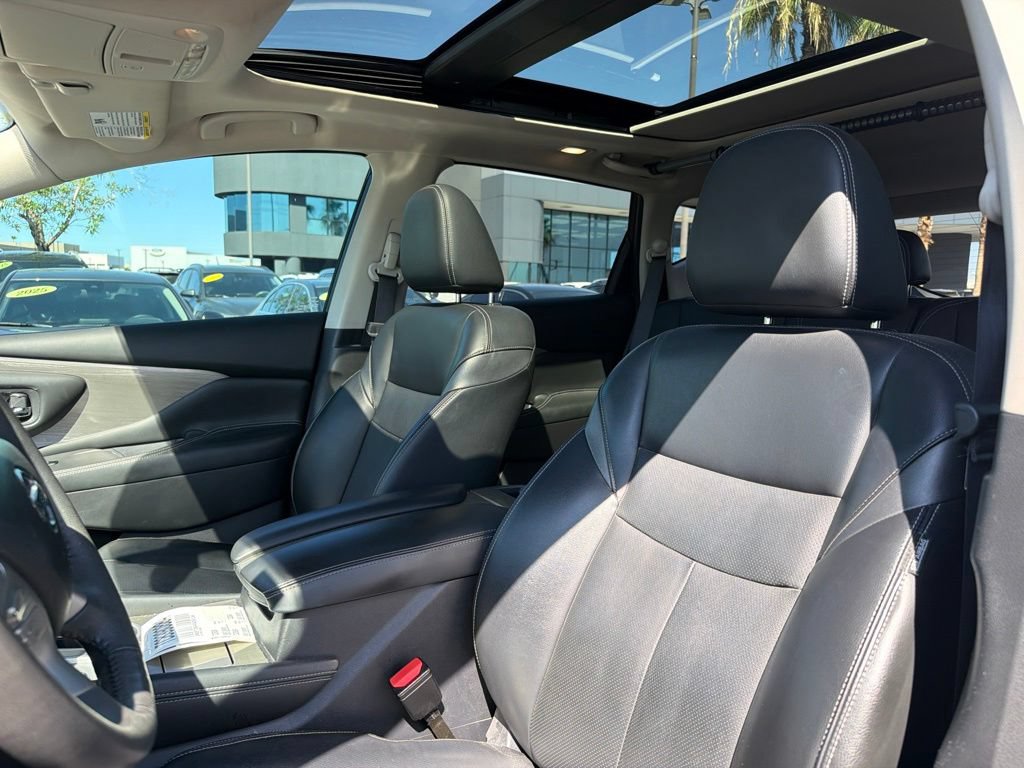 Used 2017 Nissan Murano Platinum w/ Platinum Technology Package FWD image 13