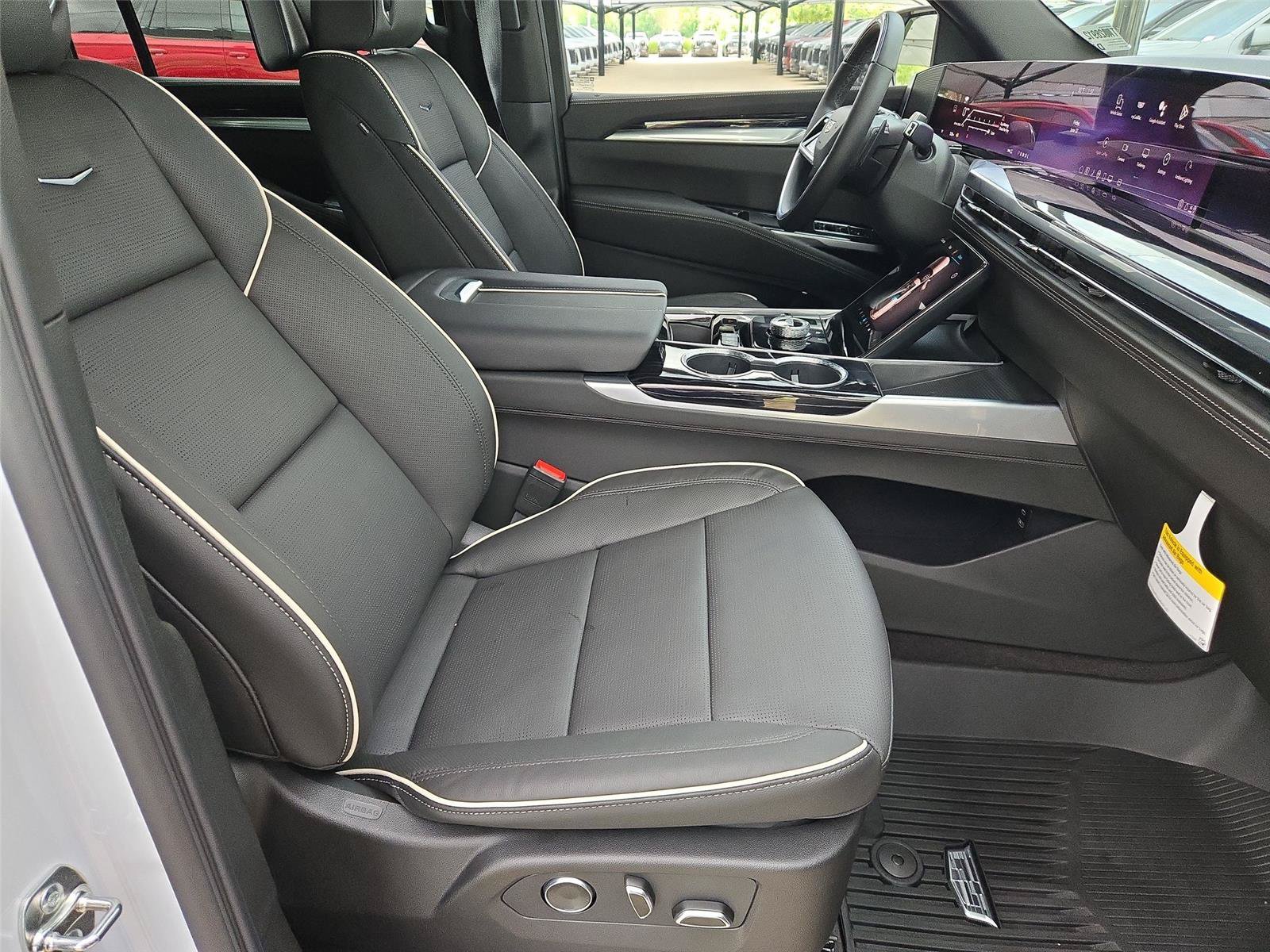 New 2026 Cadillac Escalade ESV Sport w/ Touring Package AWD/4WD image 29