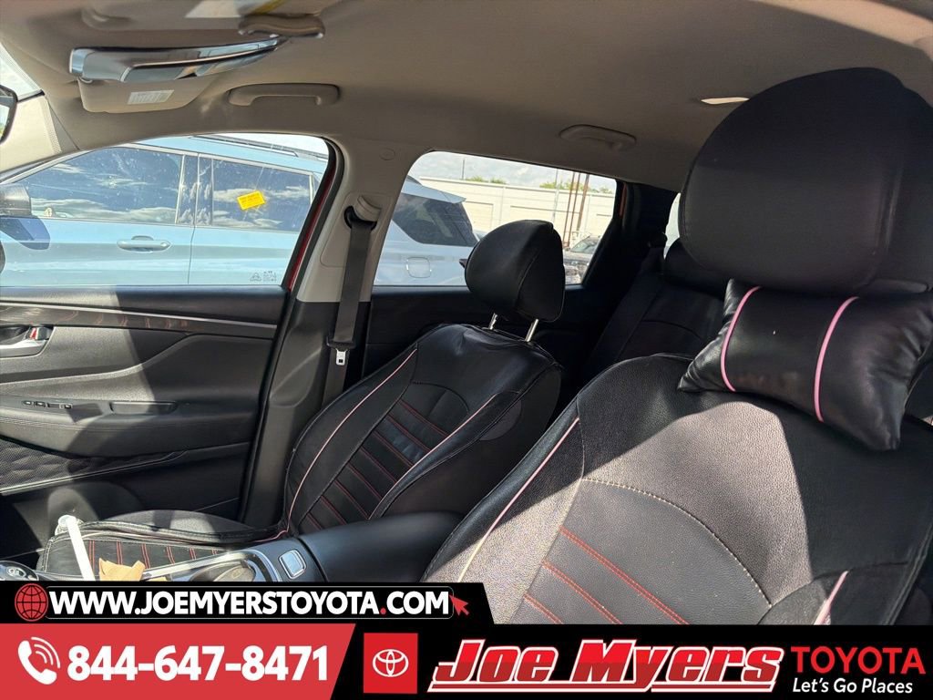 Used 2023 Hyundai Santa Fe SE w/ Cargo Package image 4