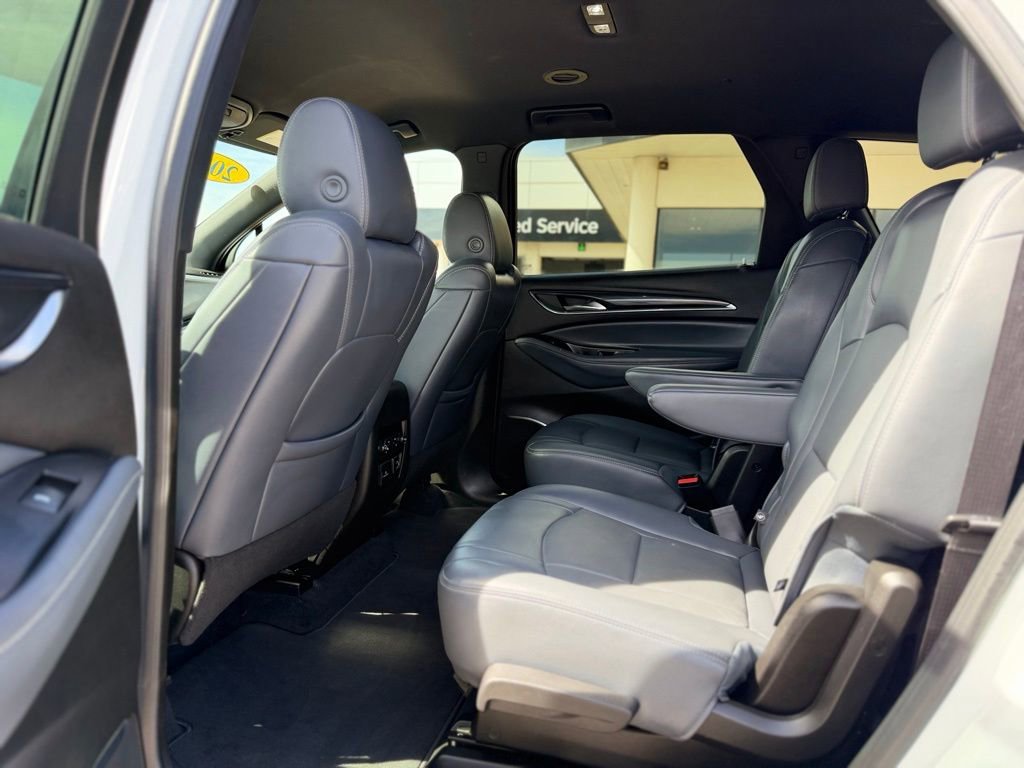 Used 2024 Buick Enclave Premium image 10