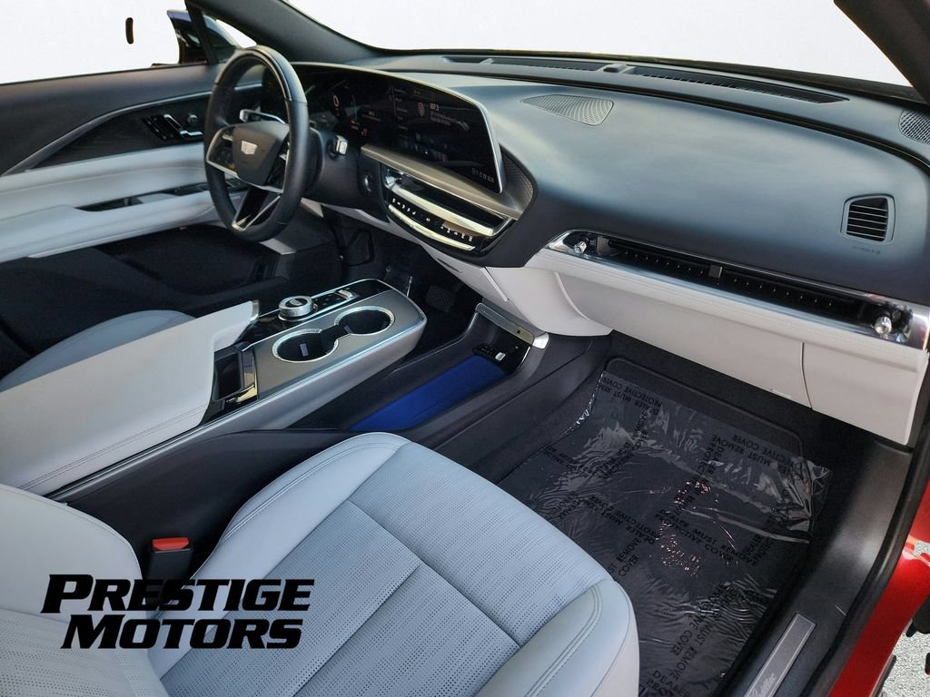 Used 2024 Cadillac Lyriq Sport AWD/4WD image 24