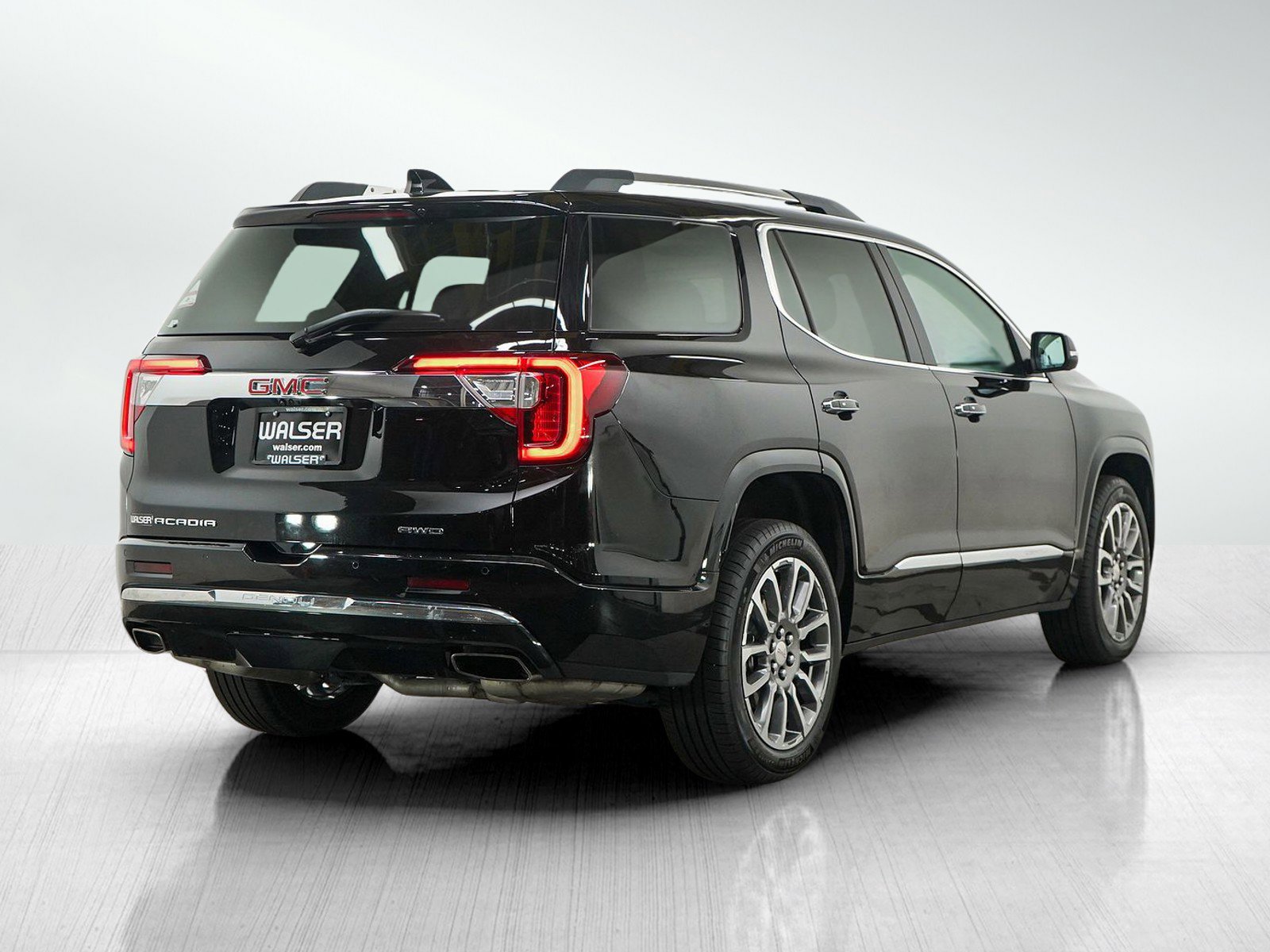 Used 2023 GMC Acadia Denali w/ Denali Ultimate Package AWD/4WD image 6