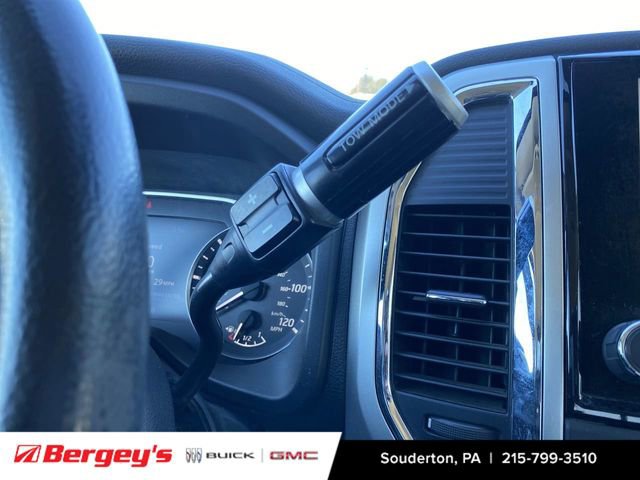 Used 2021 Nissan Titan SV w/ SV Convenience Package image 18