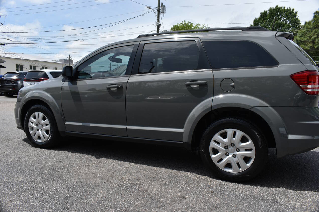 Used 2020 Dodge Journey SE FWD image 28