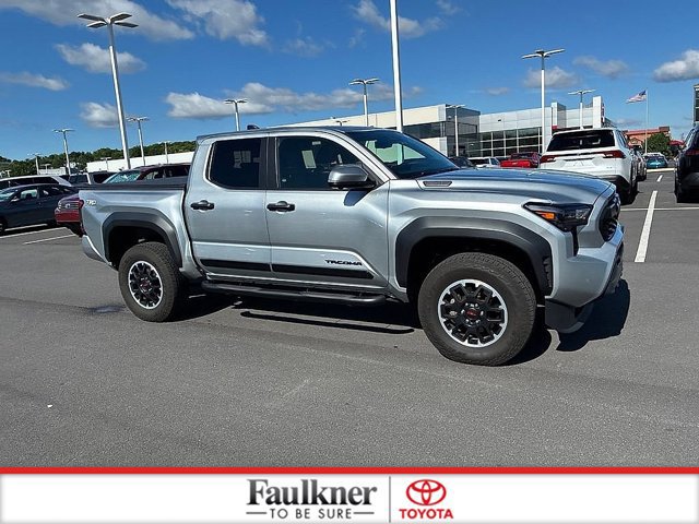 Certified 2024 Toyota Tacoma TRD Off-Road w/ TRD Off Road Premium Package AWD/4WD image 4