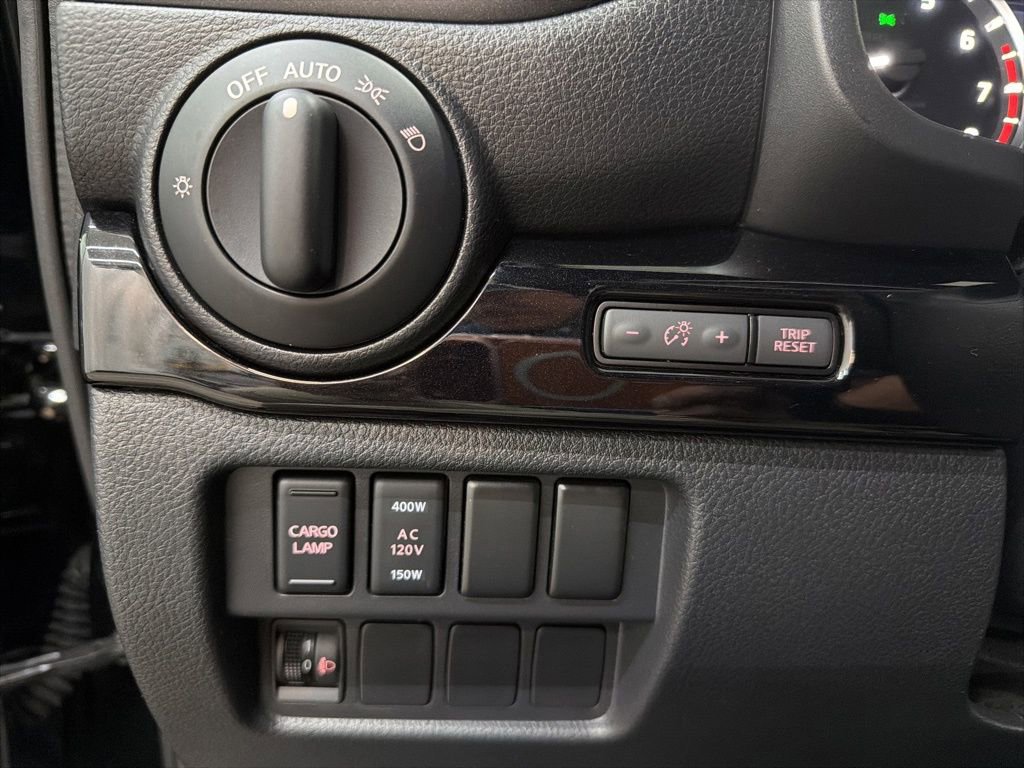 Used 2023 Nissan Titan SV w/ SV Convenience Package image 50