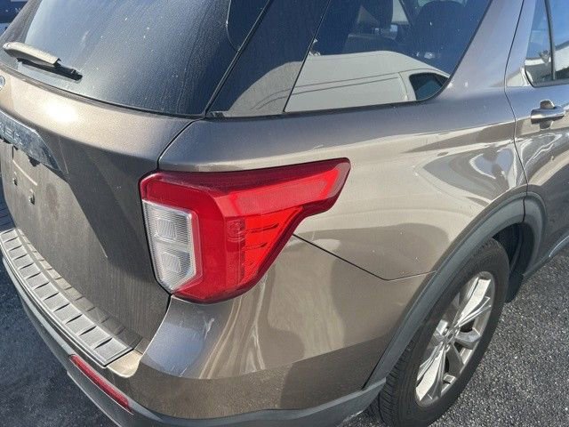 Used 2021 Ford Explorer XLT w/ Equipment Group 202A image 8