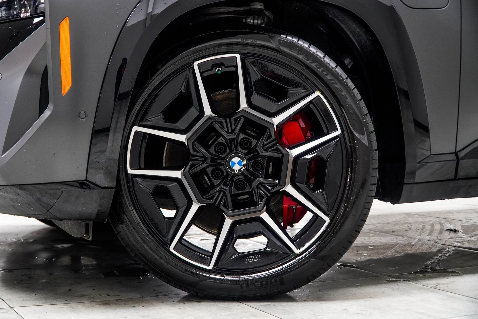 Used 2023 BMW XM AWD/4WD image 3