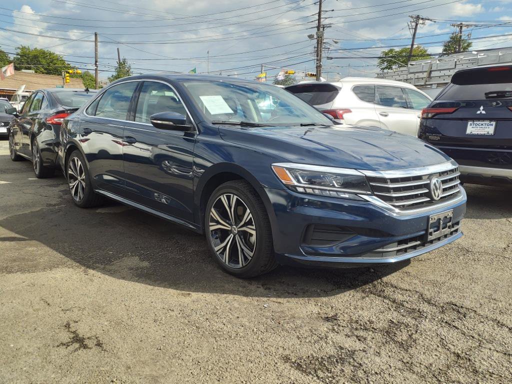 Used 2021 Volkswagen Passat 2.0T SE FWD image 1