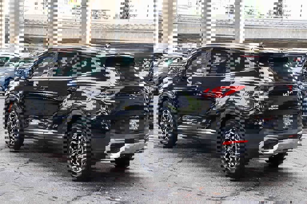 Used 2024 Kia Sportage LX image 6