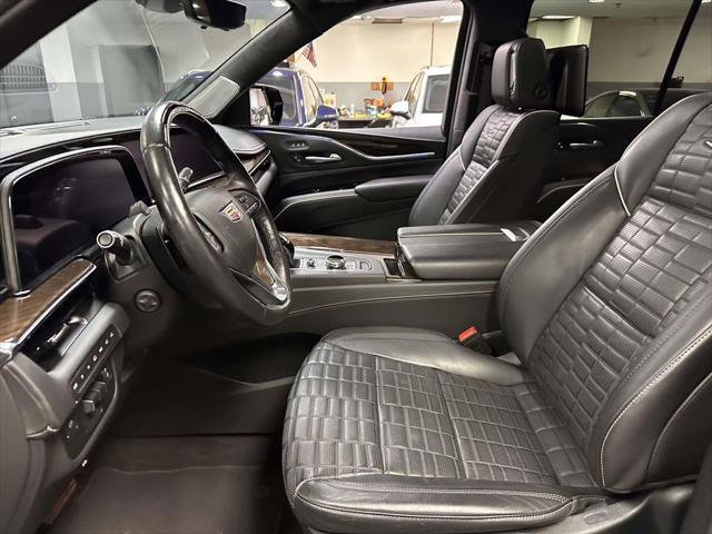 Used 2024 Cadillac Escalade Premium Luxury Platinum AWD/4WD image 15