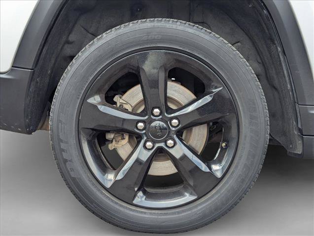 Used 2023 Jeep Grand Cherokee L Laredo AWD/4WD image 23