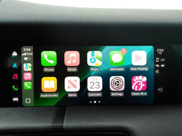 Used 2022 Porsche Taycan image 11