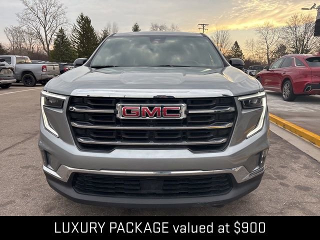 Used 2024 GMC Acadia Elevation w/ Luxury Package image 3