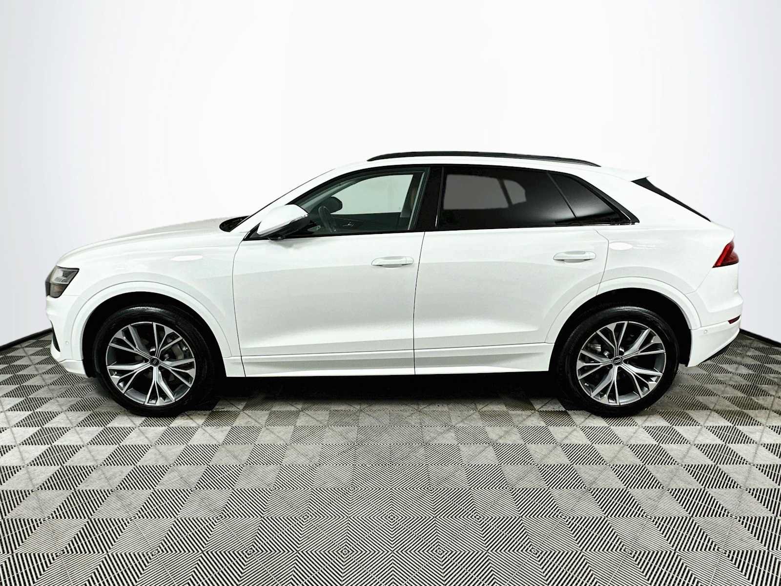 Certified 2023 Audi Q8 Premium w/ Convenience Package AWD/4WD image 4