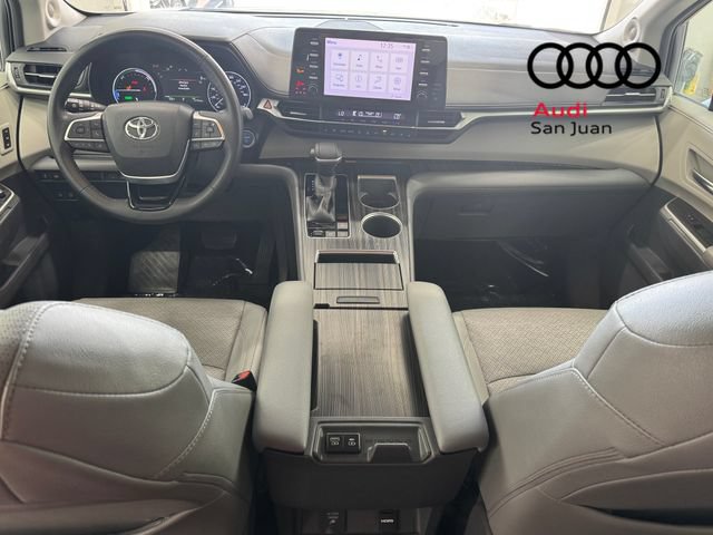 Used 2021 Toyota Sienna Limited FWD image 31