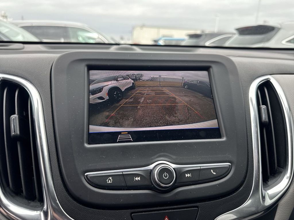 Used 2021 Chevrolet Equinox LS image 9