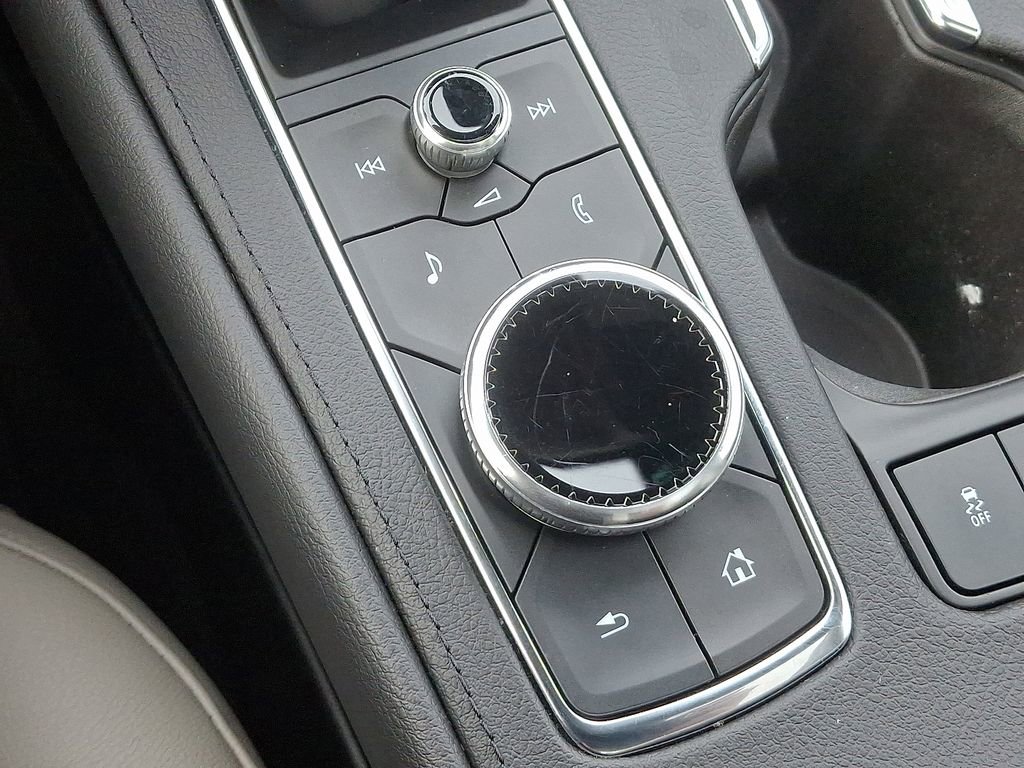 Certified 2022 Cadillac XT4 Luxury w/ Cold Weather Package image 28