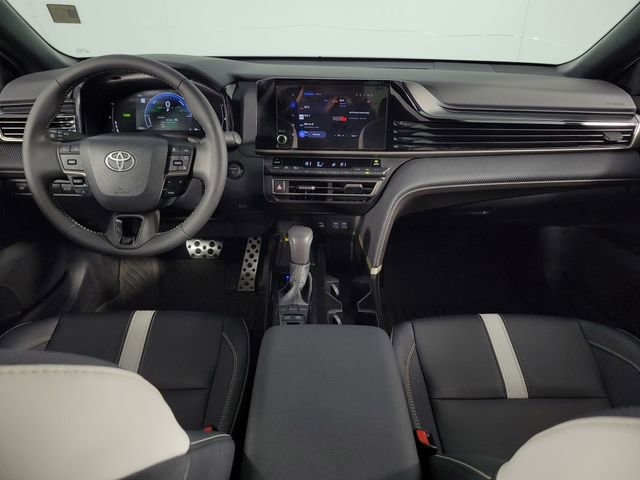 Used 2025 Toyota Camry SE image 25