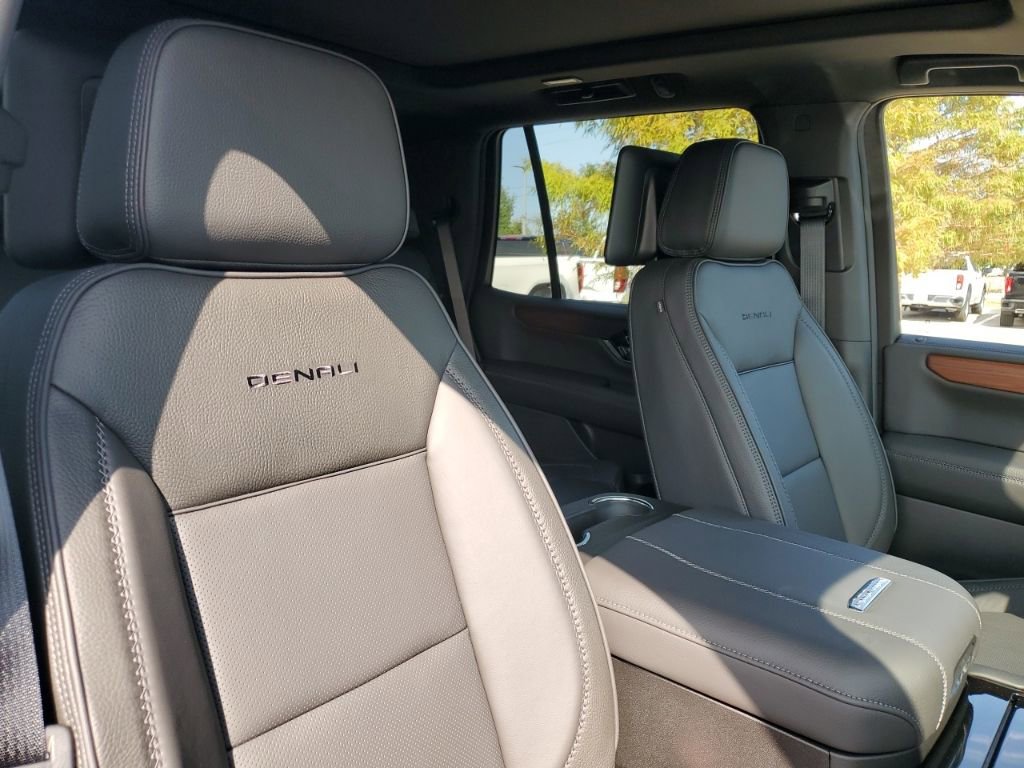 New 2026 GMC Yukon Denali w/ Denali Reserve Package image 15