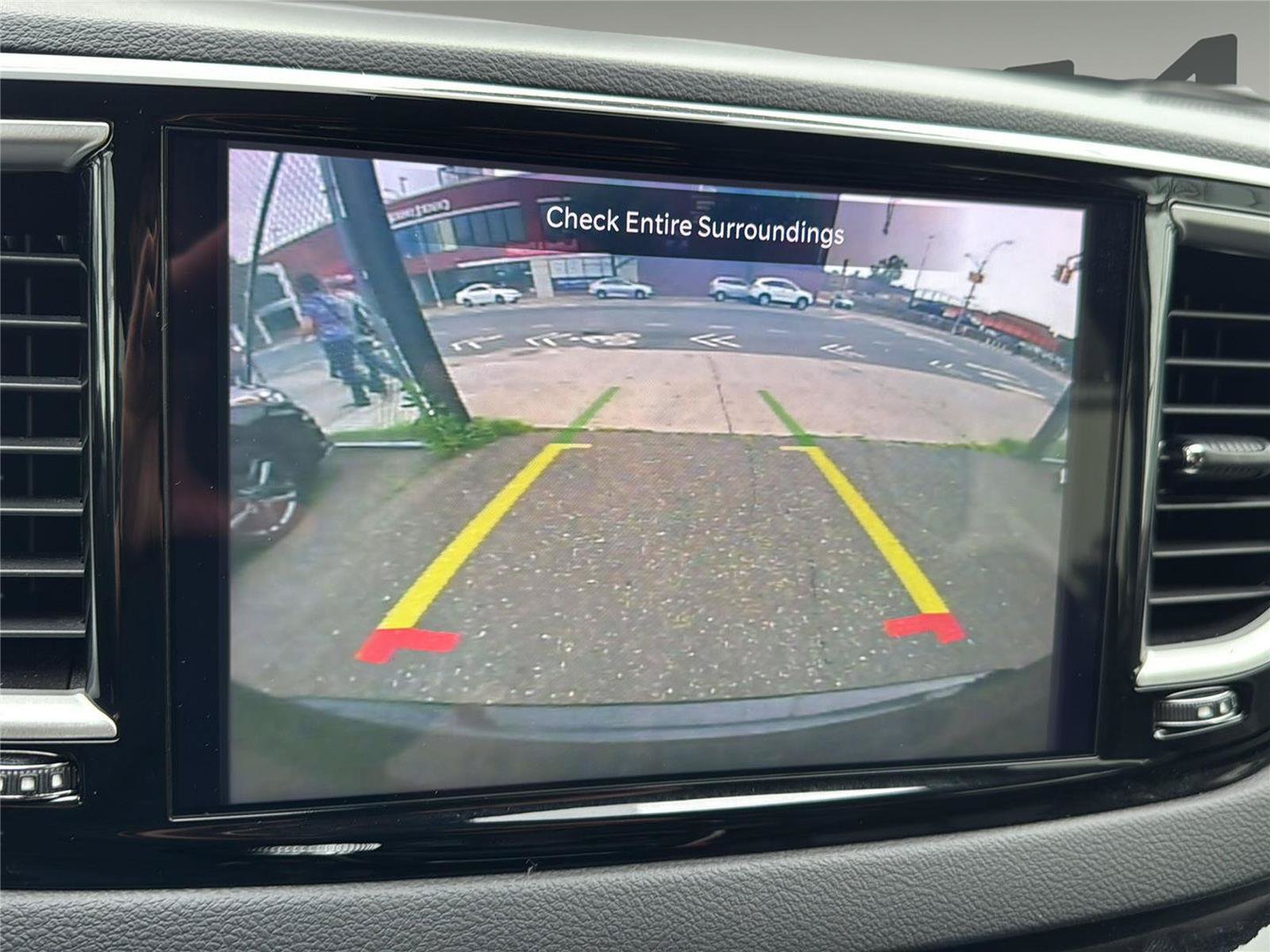 Used 2024 Chrysler Pacifica Touring-L FWD image 18