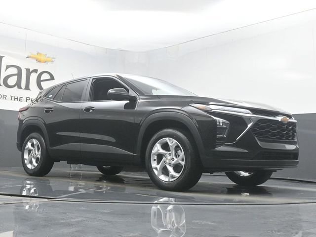 New 2026 Chevrolet Trax LS w/ LS Convenience Package image 2
