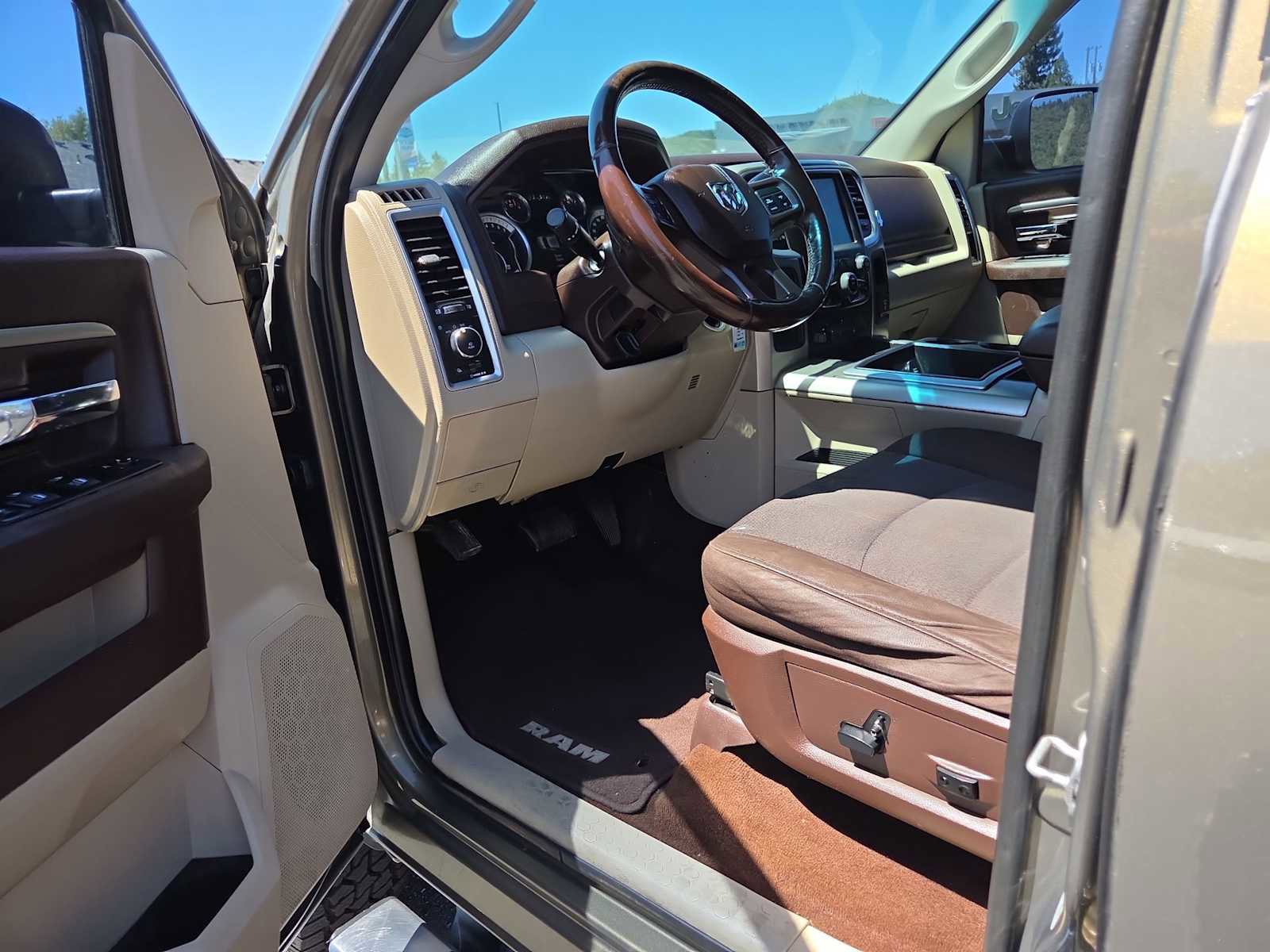 Used 2015 RAM 2500 Big Horn AWD/4WD image 10