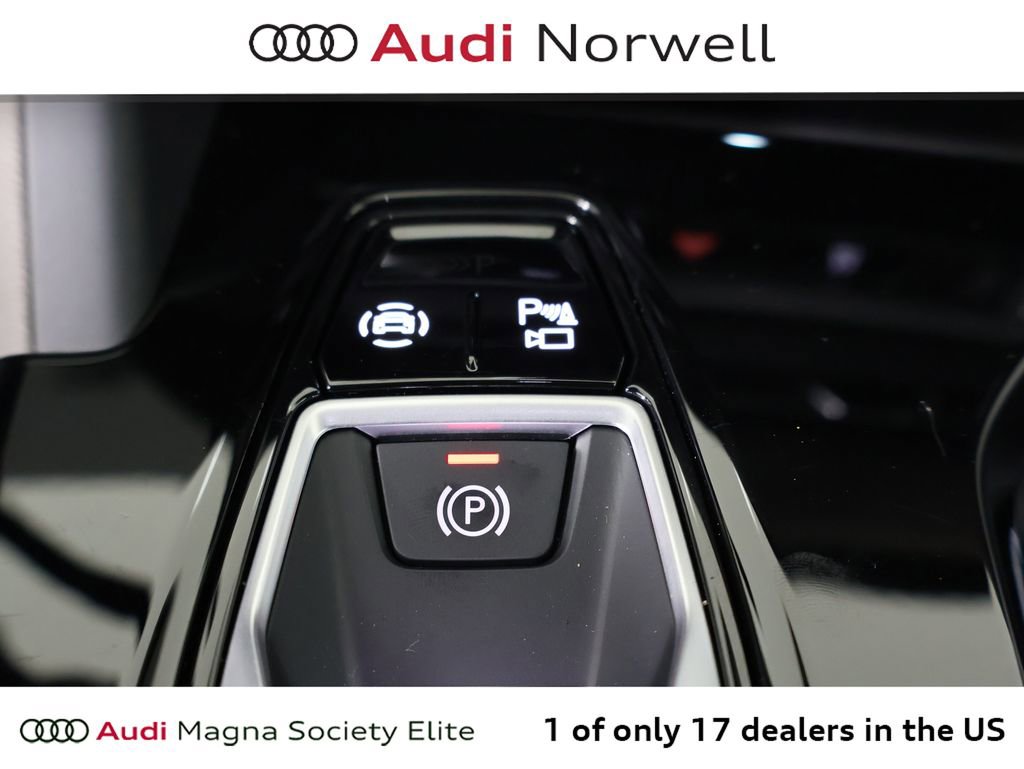 Used 2025 Audi Q5 2.0T Premium w/ Convenience Package image 5