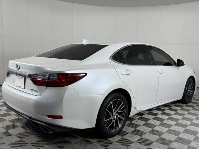 Used 2018 Lexus ES 350 350 w/ Luxury Package w/Wood Trim image 7