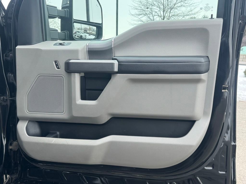 Used 2020 Ford F250 XLT w/ XLT Premium Package image 39