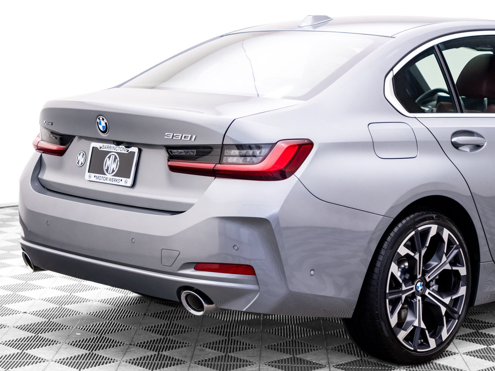 Certified 2025 BMW 330i xDrive Sedan AWD/4WD image 34