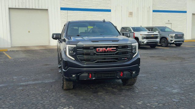 Used 2022 GMC Sierra 1500 AT4 w/ AT4 Preferred Package image 3