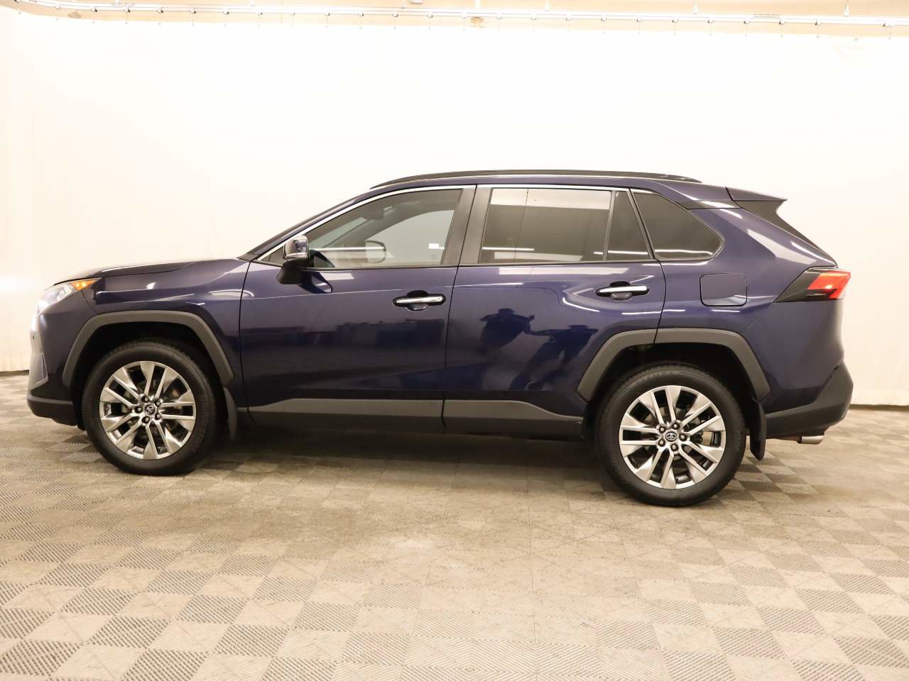 Used 2019 Toyota RAV4 Limited w/ Cold Weather Package image 2