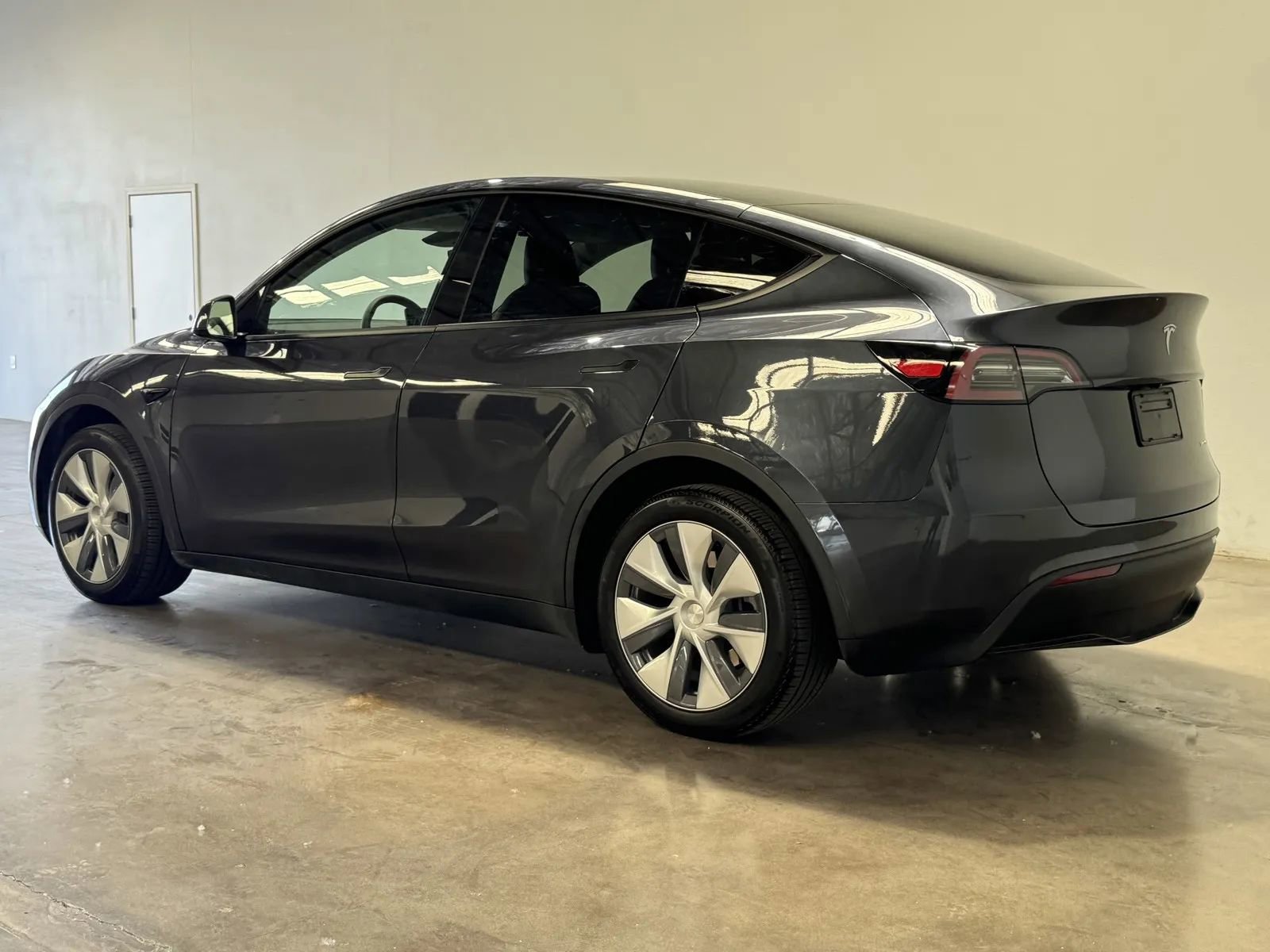 Used 2024 Tesla Model Y Long Range image 2