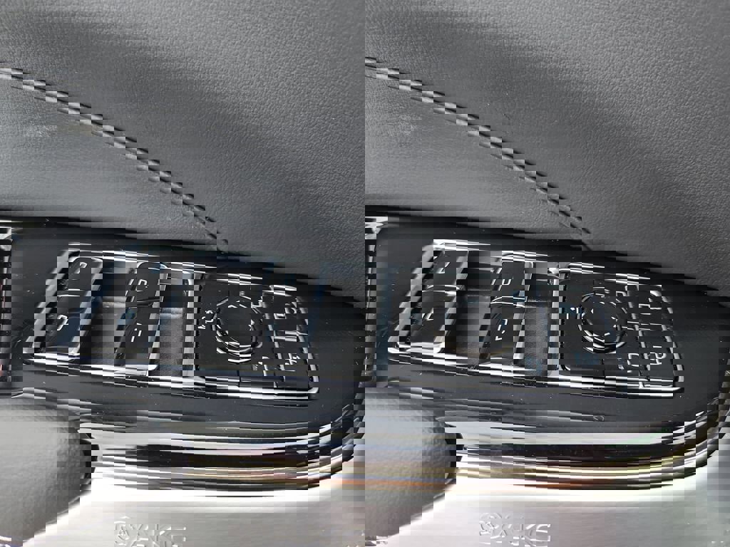 Certified 2025 Cadillac Lyriq Sport image 23