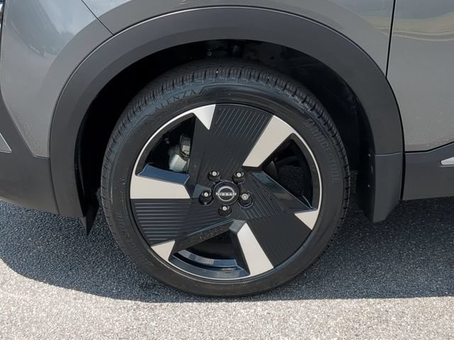 Certified 2025 Nissan Kicks SR FWD image 10